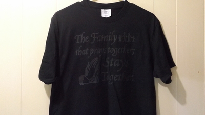Prayer's t-shirt a family that prays together Medium cotton t-shirt