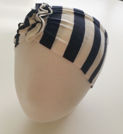 Ruffle snob cream & black