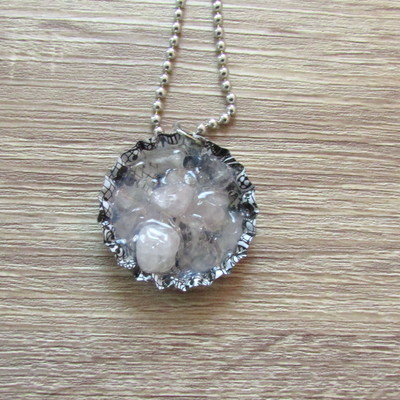 Rose quartz resin necklace - Thumbnail 2