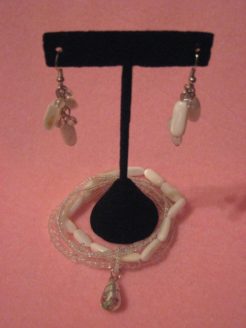 White & Cream Glass Bracelet Set