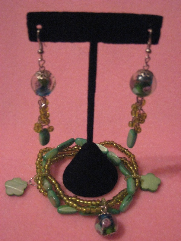 Green Flower Glass Bracelet Set