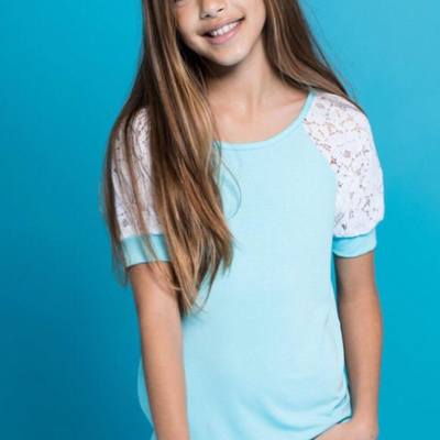 Lace sleeve baseball tee