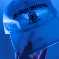 EMOTIONALLY UNAVAILABLE HAT WHITE - Thumbnail 3