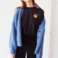 ROSE TEE IN BLACK 2.0 VERSION - Thumbnail 2