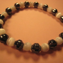 White Cat's Eye & Hemalyke Bracelet