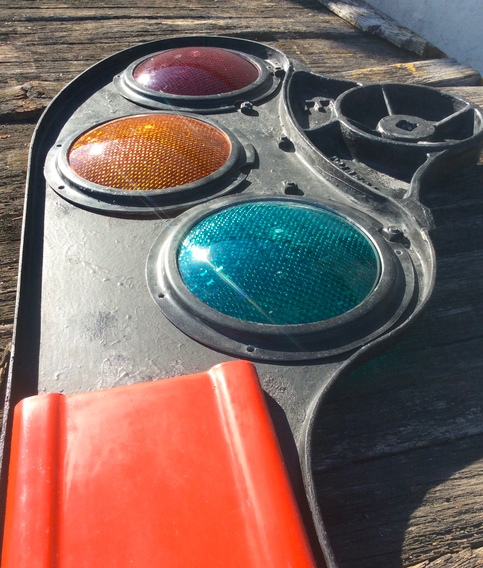 SEMAPHORE LENSES AND MOUNTING RINGS