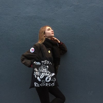 King pizza dragster tote bag