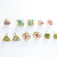 Real Pressed Flower and Resin Stud Earrings in Reds, Oranges, Blues, Purples, and Pinks Mix - Thumbnail 2