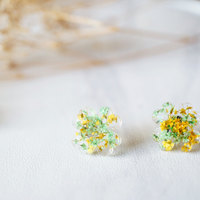 Real Dried Flowers and Resin Clover Stud Earrings in Yellow and Green - Thumbnail 2