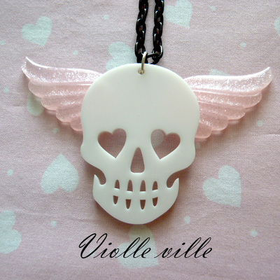 Skull with wings necklaces