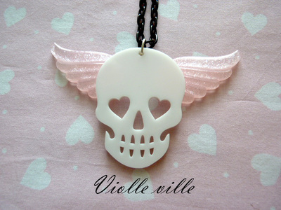 Skull with wings necklaces