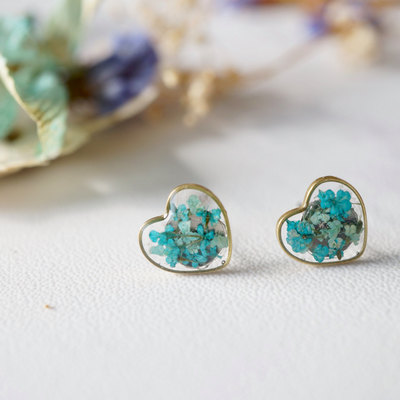 Real dried flowers and resin heart stud earrings in mint and teal green mix