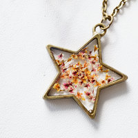 Real Pressed Flower and Resin Star Necklace in Pink Orange Mix - Thumbnail 2