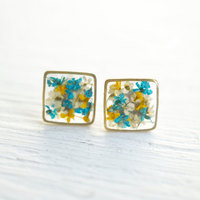 Real Pressed Flower and Resin Stud Earrings in Blues, Yellows, and White mix - Thumbnail 1