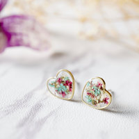 Real Dried Flowers and Resin Heart Stud Earrings in Mint Magenta White - Thumbnail 1