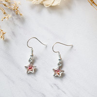 Real Dried Flowers and Resin Star Earrings in Magenta and White - Thumbnail 2