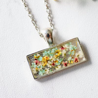 Real Pressed Flower and Resin Bar Necklace in Mint Yellow Pink White Mix - Thumbnail 2