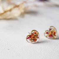 Real Dried Flowers and Resin Heart Stud Earrings in Magenta Orange White Mix - Thumbnail 3