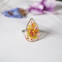 Real Pressed Flower and Resin Ring in Reds and Yellows Mix - Thumbnail 3