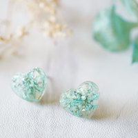 Real Dried Flowers and Resin Heart Stud Earrings in Mint Green - Thumbnail 2