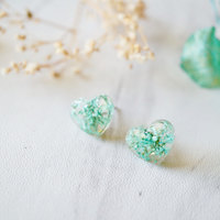 Real Dried Flowers and Resin Heart Stud Earrings in Mint Green - Thumbnail 5
