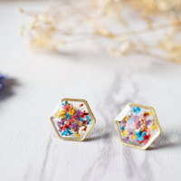 Real Dried Flowers and Resin Hexagon Stud Earrings in Blue Purple Red Yellow - Thumbnail 2