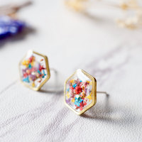 Real Dried Flowers and Resin Hexagon Stud Earrings in Blue Purple Red Yellow - Thumbnail 3