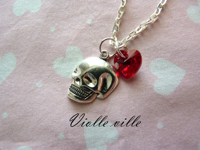 Skull and swarovski necklace