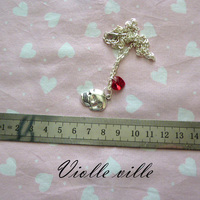 Skull and swarovski necklace - Thumbnail 2