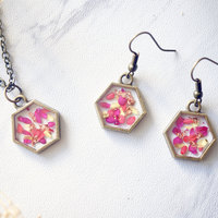 Real Dried Flowers in Resin Necklace in Neon Pink Yellow Gold Flakes - Thumbnail 1