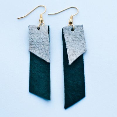 Leather geometric earrings - hunter green & light gray