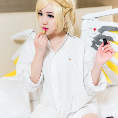 Lipstick kiss mercy <3