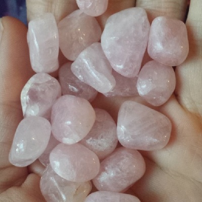 Tumbled rose quartz - Thumbnail 4