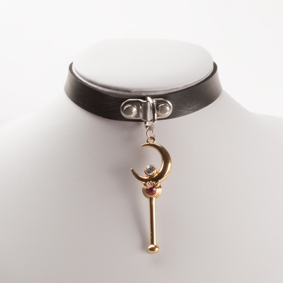 Moon stick choker black
