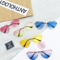Free Shipping-VAPORWAVE HEART SUNGLASSES - Thumbnail 3