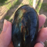 Labradorite Palm stone  - Thumbnail 1