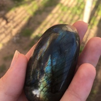Labradorite Palm stone  - Thumbnail 2