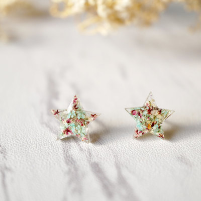 Real dried flowers and resin star stud earrings in mint and rose