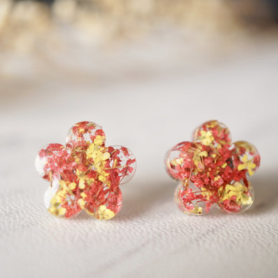 Real dried flowers and resin flower shaped stud earrings in yellow and red