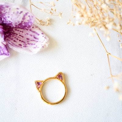 Real pressed flower and resin gold cat ring in purples