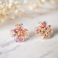 Real Dried Flowers and Resin Clover Stud Earrings in Pink Purple White Orange - Thumbnail 1