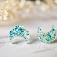Real Dried Flowers and Resin Moon Stud Earrings in Mint and Blue - Thumbnail 5