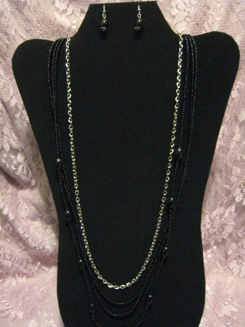 Chain & Black Seed Beaded Set