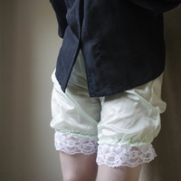 Pretty lace Bloomers - Thumbnail 1
