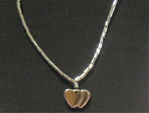 Hemalyke Double Hearts Necklace