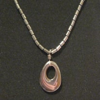 Hemalyke Hollow Oval Drop Necklace