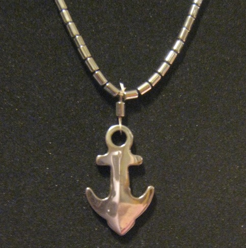 Hemalyke Anchor Necklace