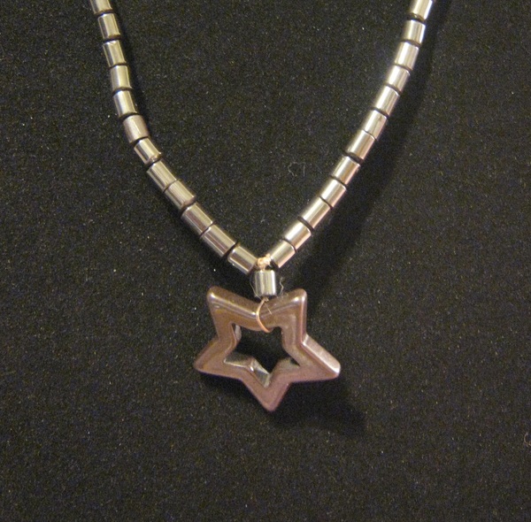 Hemalyke Hollow Star Necklace