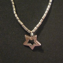 Hemalyke Hollow Star Necklace