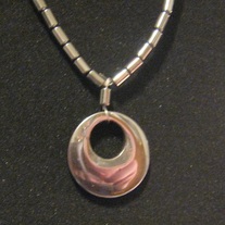 Hemalyke Hollow Circle Necklace